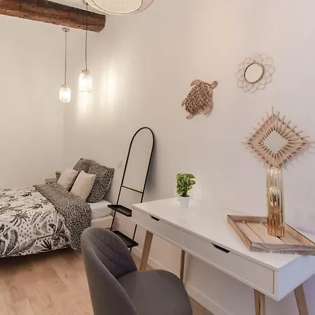 L10 2 Bedrooms Old Wifi 3mins Sea Nice