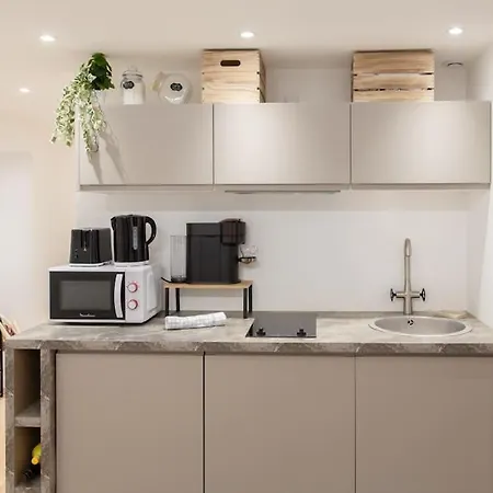 L10 2 Bedrooms Old Wifi 3mins Sea Appartement